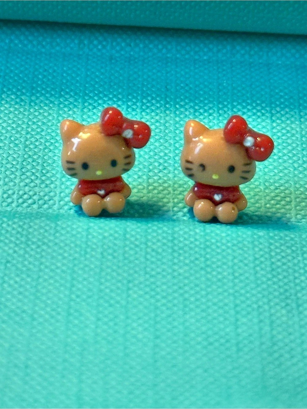 Hello Kitty Stud Earrings in Brown & Red NEW